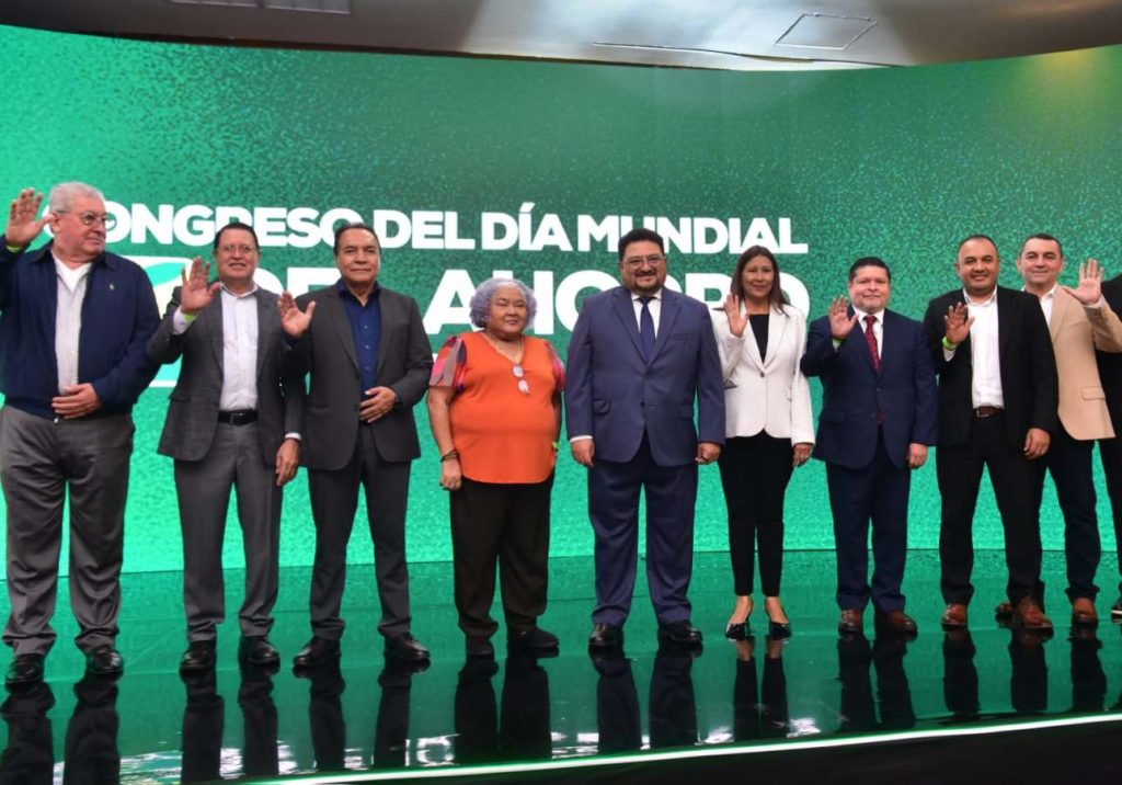 Miembros de la Junta Directiva del SISTEMA FEDECRÉDITO durante el VII Congreso del Día Mundial del Ahorro 2026. Foto/ Miguel Lémus