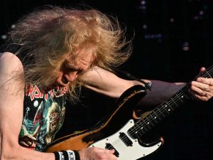 El guitarrista británico Janick Gers, de Iron Maiden. Foto: AFP