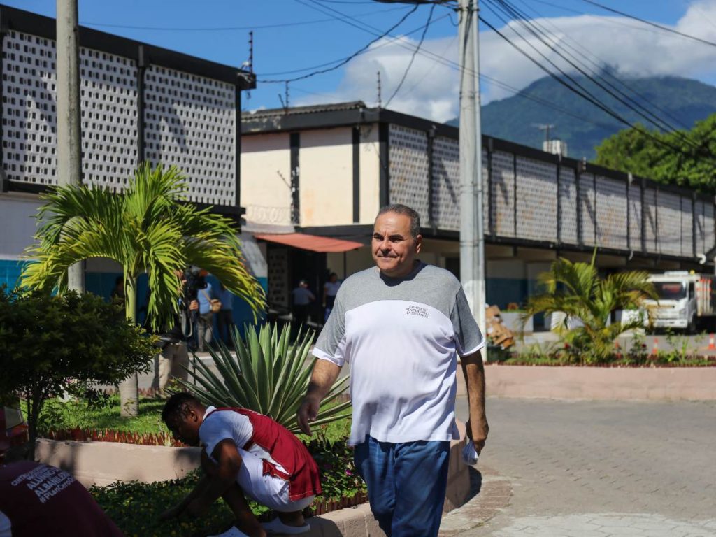 El expresidente Elías Antonio Saca, quien cumple su condena de prisión a pie en el Centro Penitenciario 'La Esperanza', más conocido como Mariona, en el municipio de Mejicanos, San Salvador, El Salvador, el 29 de agosto de 2024.