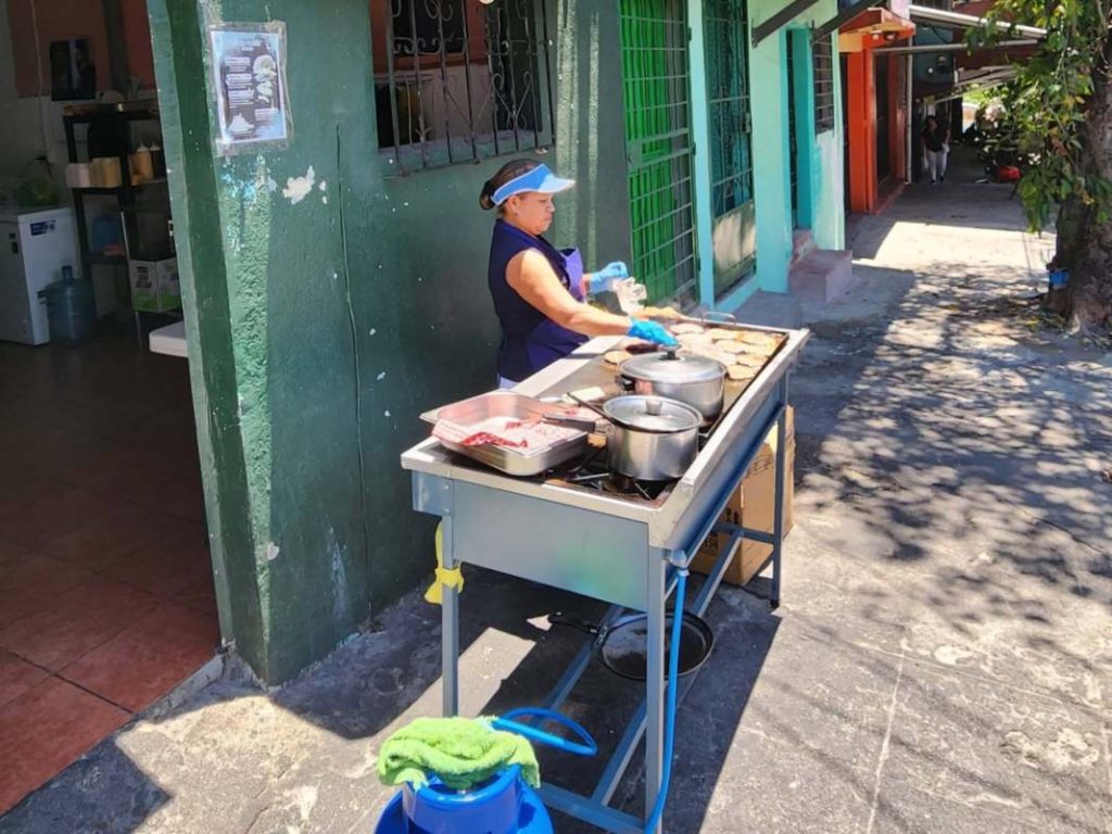 En apenas ocho meses, Santo Pecado Burgers logró expandirse a dos sucursales, según una publicación en redes sociales.