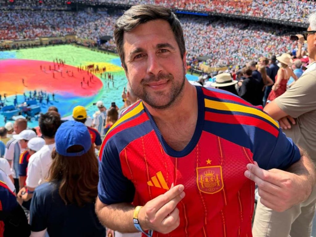 Enrique Riquelme, el empresario español que pasó de disputar la presidencia del Real Madrid a anunciar una inversión millonaria en El Salvador.
