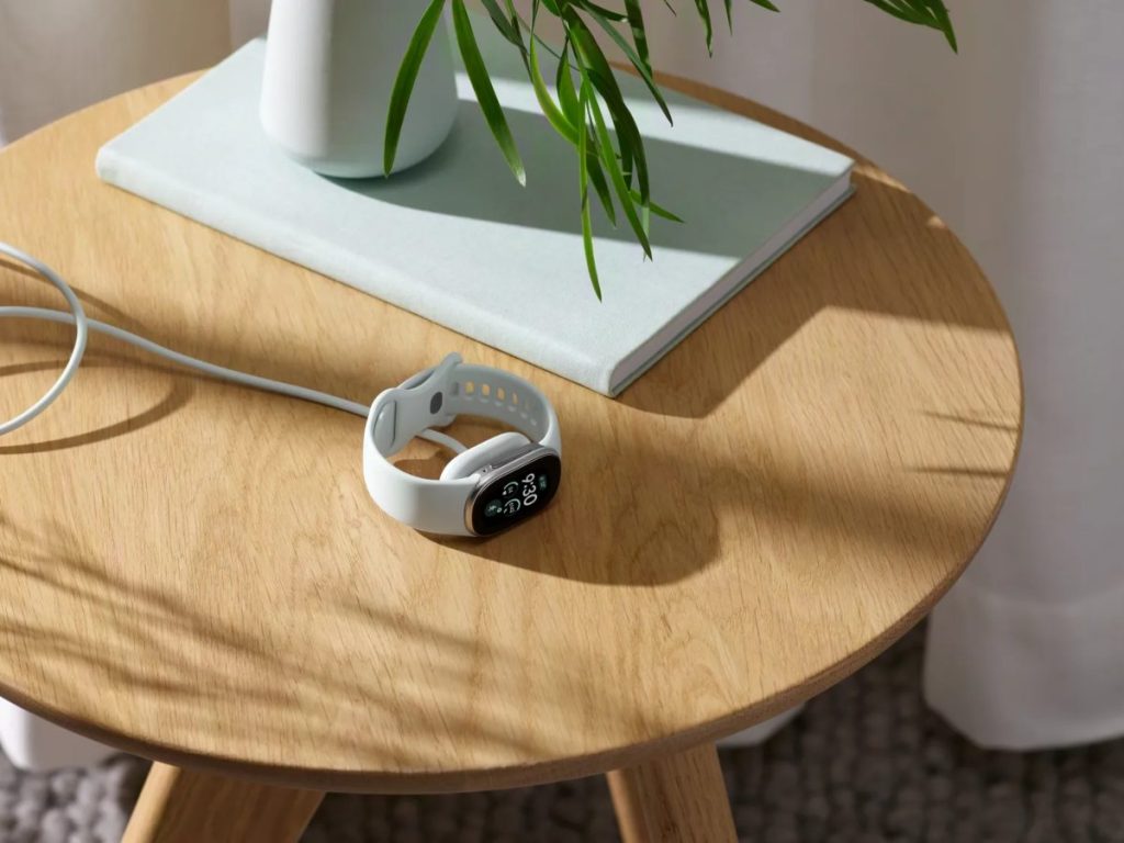 La Fitbit Edge incorpora inteligencia artificial, funciones de salud preventiva y hasta siete días de autonomía en un solo dispositivo.
