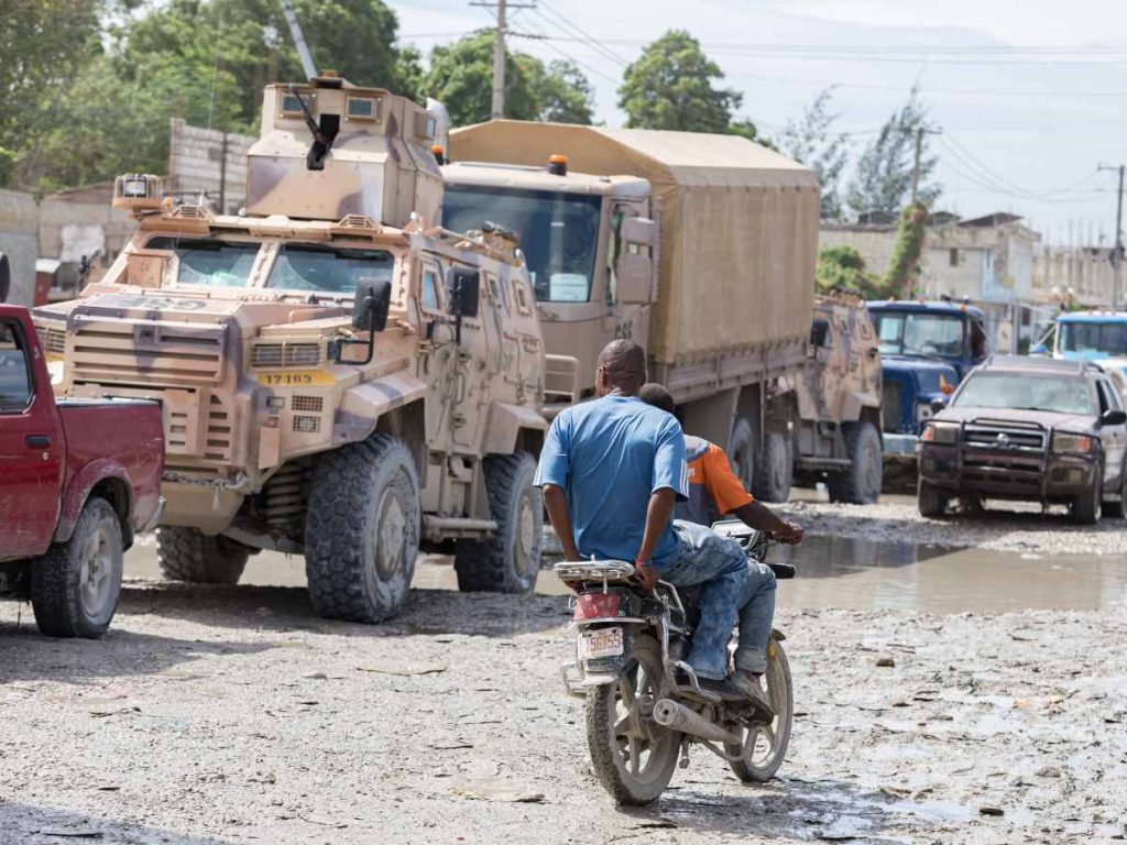 Unos 450 soldados salvadoreños llegaron a Haití para reforzar la GSF y apoyar la búsqueda de cuatro militares desaparecidos.