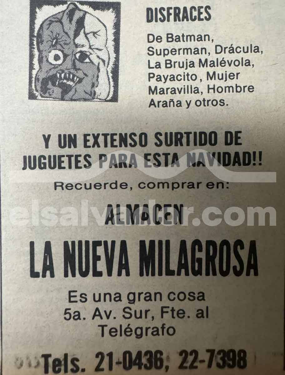 Recorte publicitario en prensa del Almacén La Nueva Milagrosa con una máscara espeluznante y la lista de disfraces disponibles