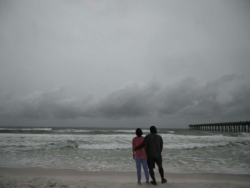 Las autoridades de Florida y Alabama anunciaron medidas de emergencia ante la amenaza de fuertes lluvias, inundaciones y vientos intensos.