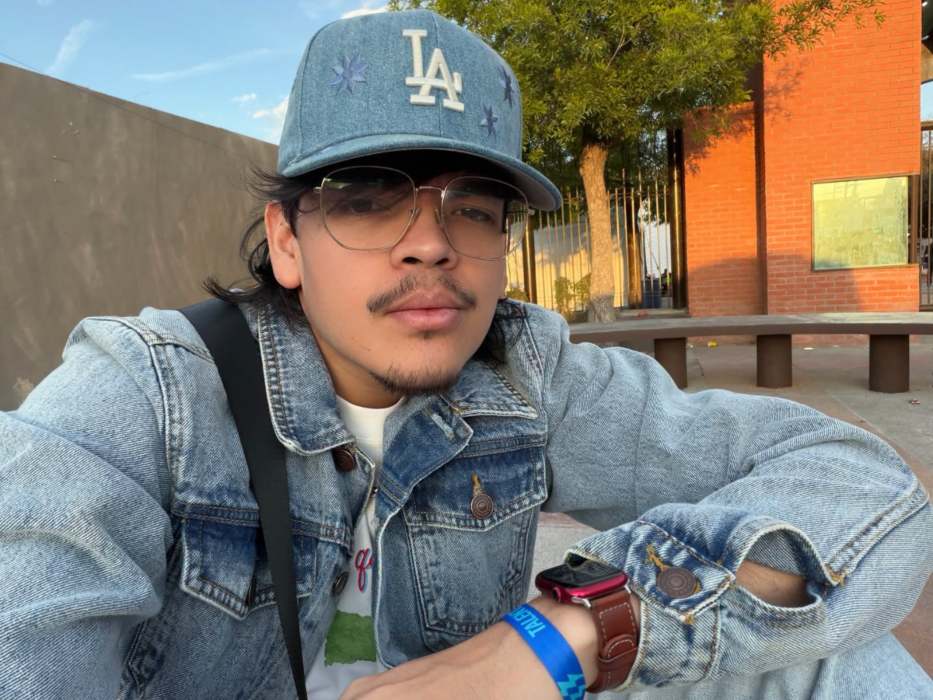 El salvadoreño alcanzó reconocimiento internacional gracias a sus transmisiones en Twitch y su participación en grandes eventos digitales.