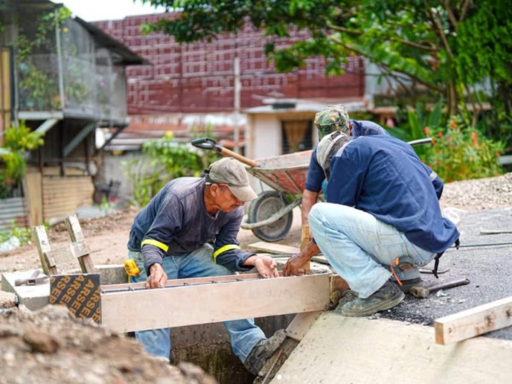La Libertad Sur contempla proyectos de pavimentación y mejoras comunitarias en Santa Tecla y Comasag