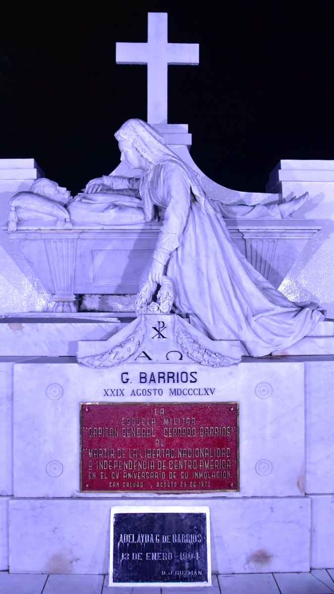 ML necroturismo cementerio los ilustres