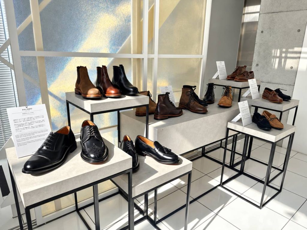 La marca salvadoreña PALOMO comercializa sus zapatos artesanales para caballeros en Tokio, Japón.