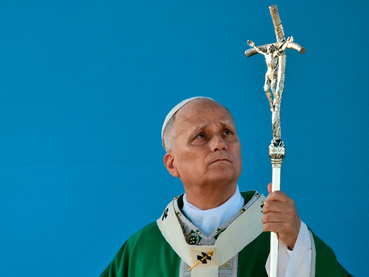 Papa León XIV evoluciona favorablemente tras cirugía por cáncer
