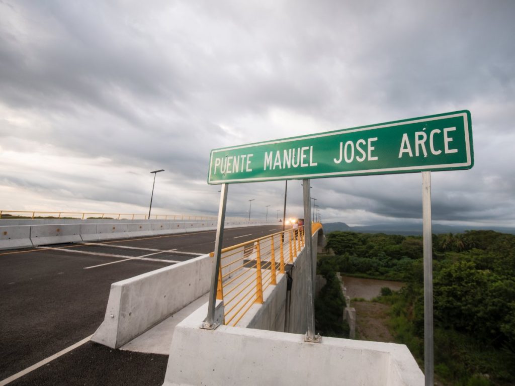 Con 420 metros de extensión, el puente General Manuel José Arce se convierte en el segundo más largo de El Salvador, después del puente Integración. Foto: Cortesía.