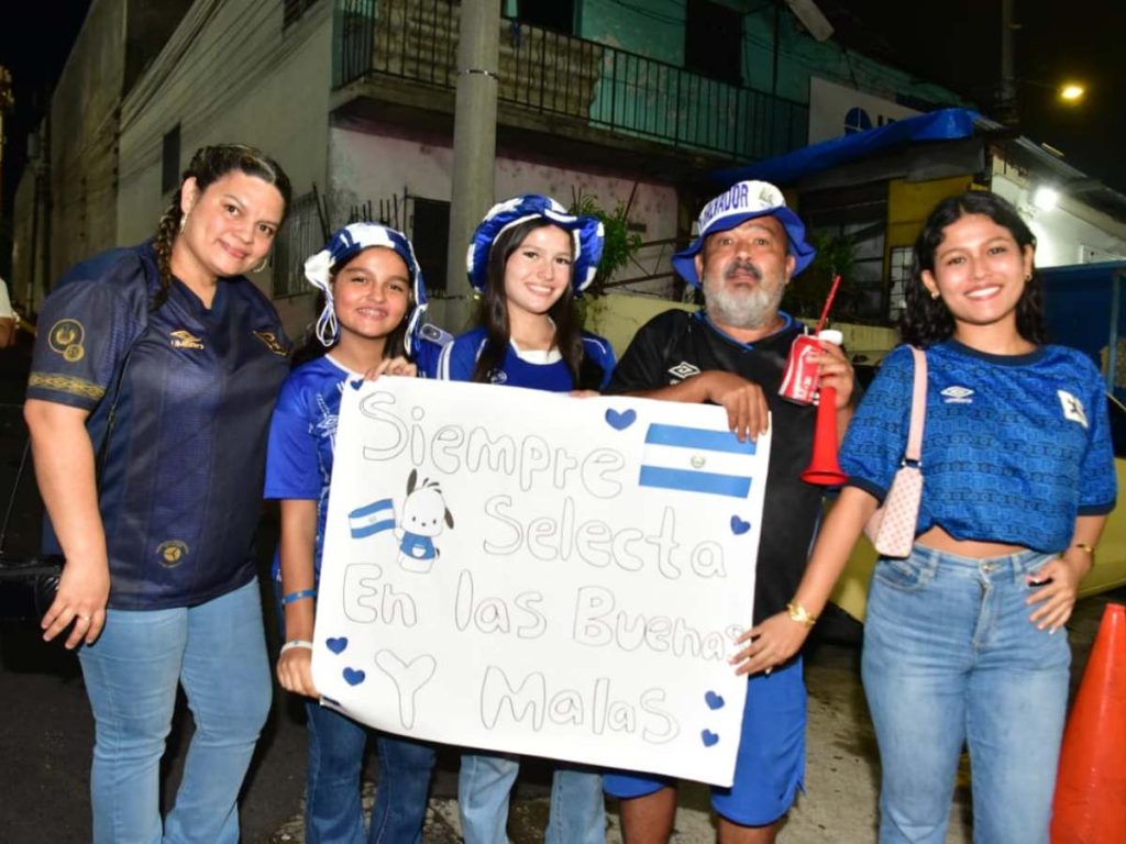La familia Sermeño ha llegado con un mensaje para la Selecta