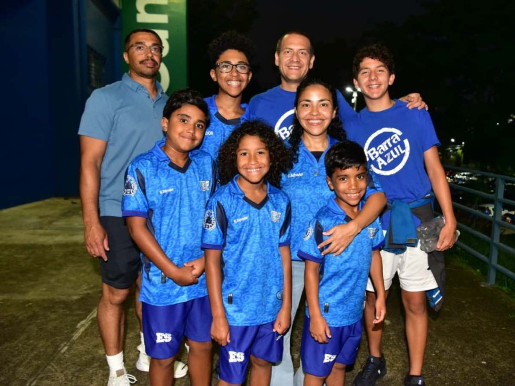 Rodrigo y Fressia han llevado a sus hijos al Estadio, vienen de Texas