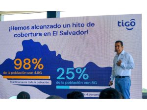 Tigo amplía su red 5G con la instalación de nuevas antenas en zonas estratégicas de San Salvador, La Libertad y San Miguel. Foto: Cortesía Tigo.