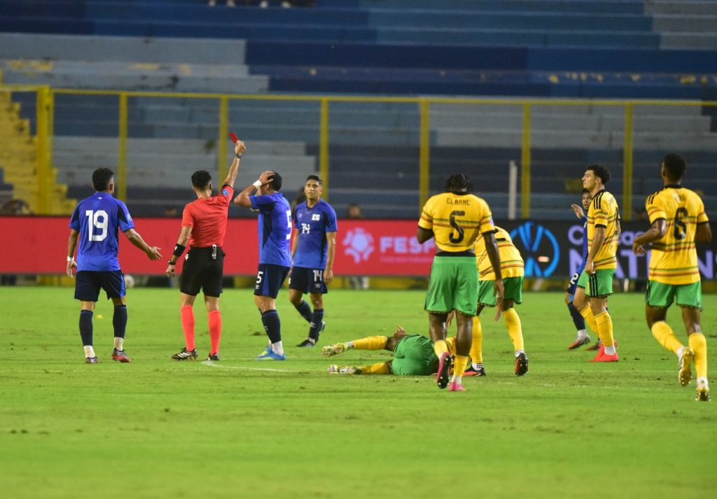 abandono aficion el salvador seleccion selecta futbol juegos 2026 analisis 03