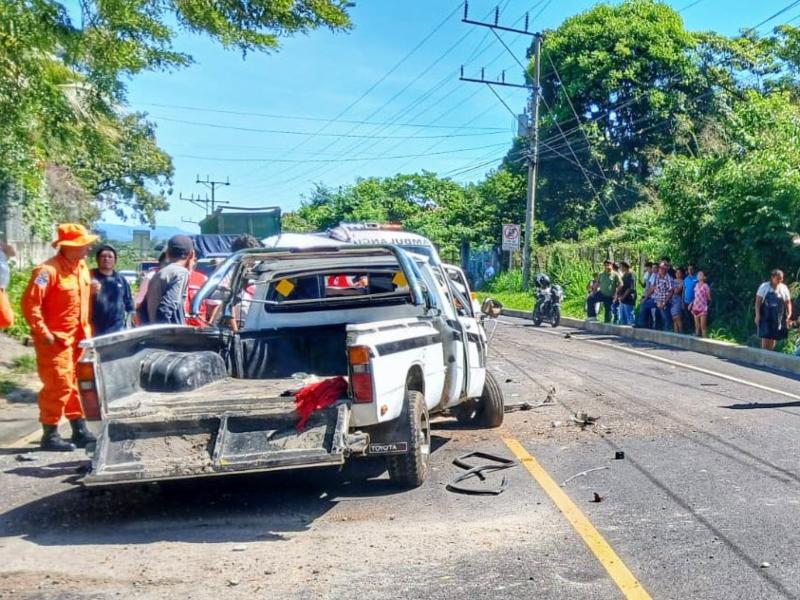 Un choque entre un pick up y una rastra dejó ocho personas lesionadas en una carretera de Cabañas.
