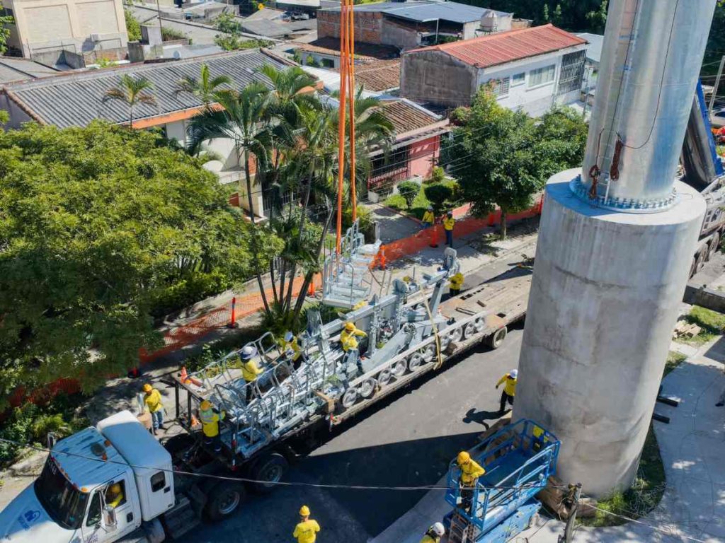 Los trabajos del Aerocable de Mejicanos avanzan en distintos puntos de San Salvador, como parte de la construcción del nuevo sistema de transporte.