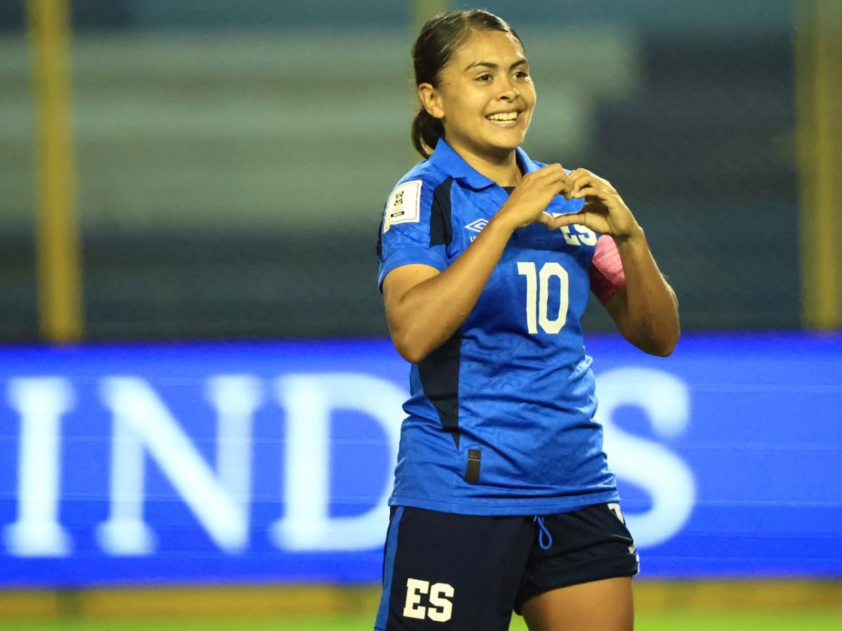 brenda ceren goleadora podio selecta seleccion femenina mayor eric acuna 01