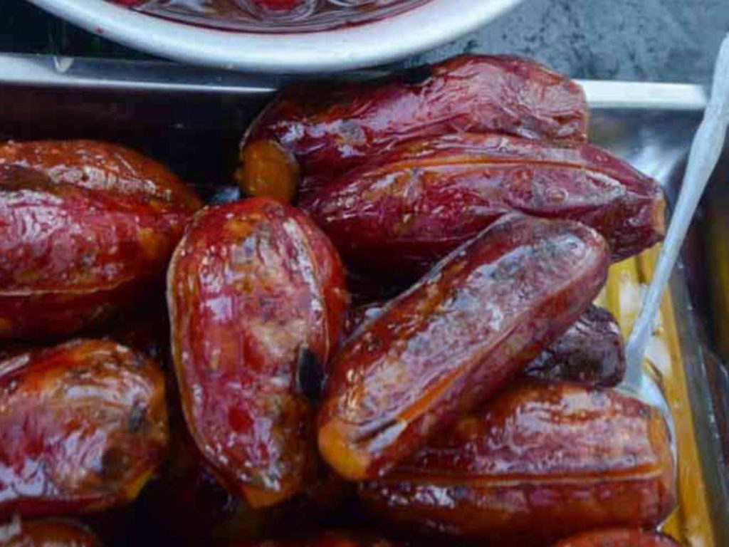 Preparado con dulce de panela y especias, el camote en miel es uno de los postres tradicionales que evocan los sabores de antaño.