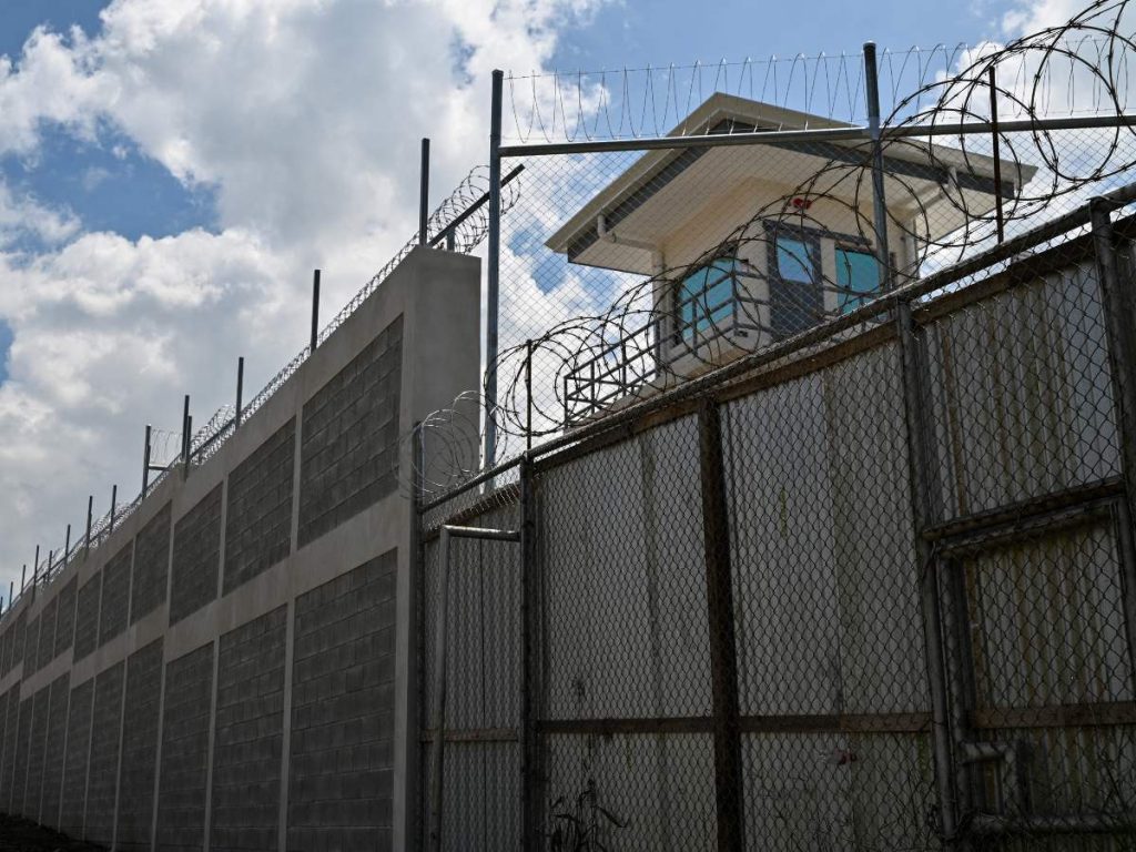 El CACCO está ubicado junto al centro penitenciario La Reforma, en San Rafael de Alajuela, Costa Rica.