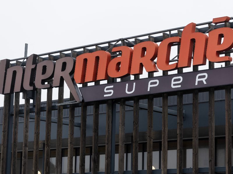 Supermercados de Francia fueron afectados por un ataque informático que comprometió la conservación de productos frescos y congelados.