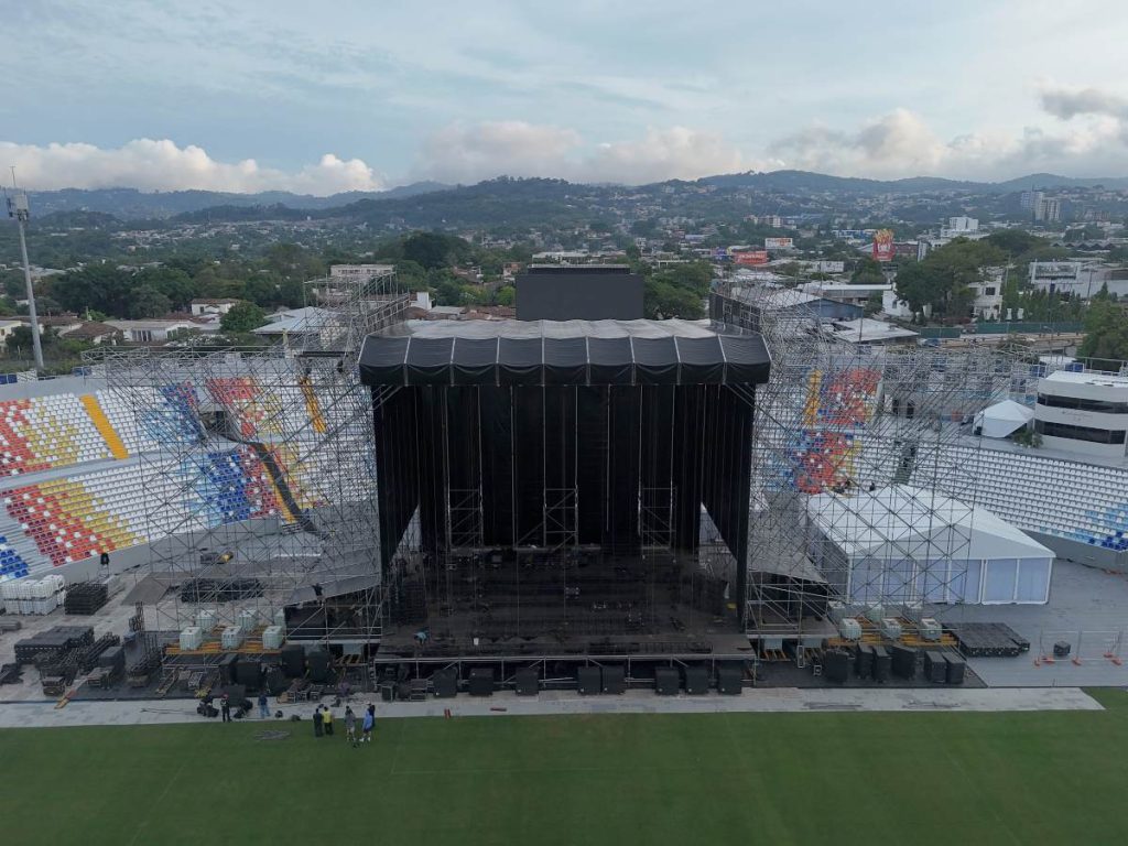 Dron | Así avanza el montaje del escenario para Iron Maiden