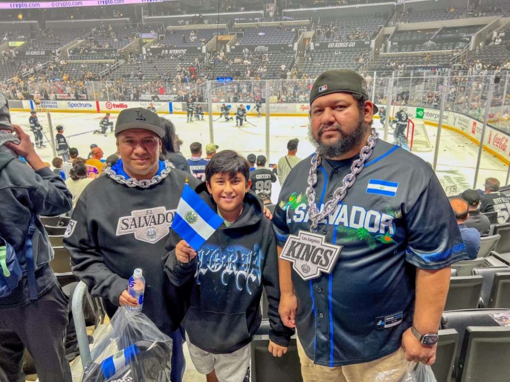 La cultura salvadoreña estuvo presente en la cuarta edición del Día de la Herencia Salvadoreña, organizado por Los Ángeles Kings.