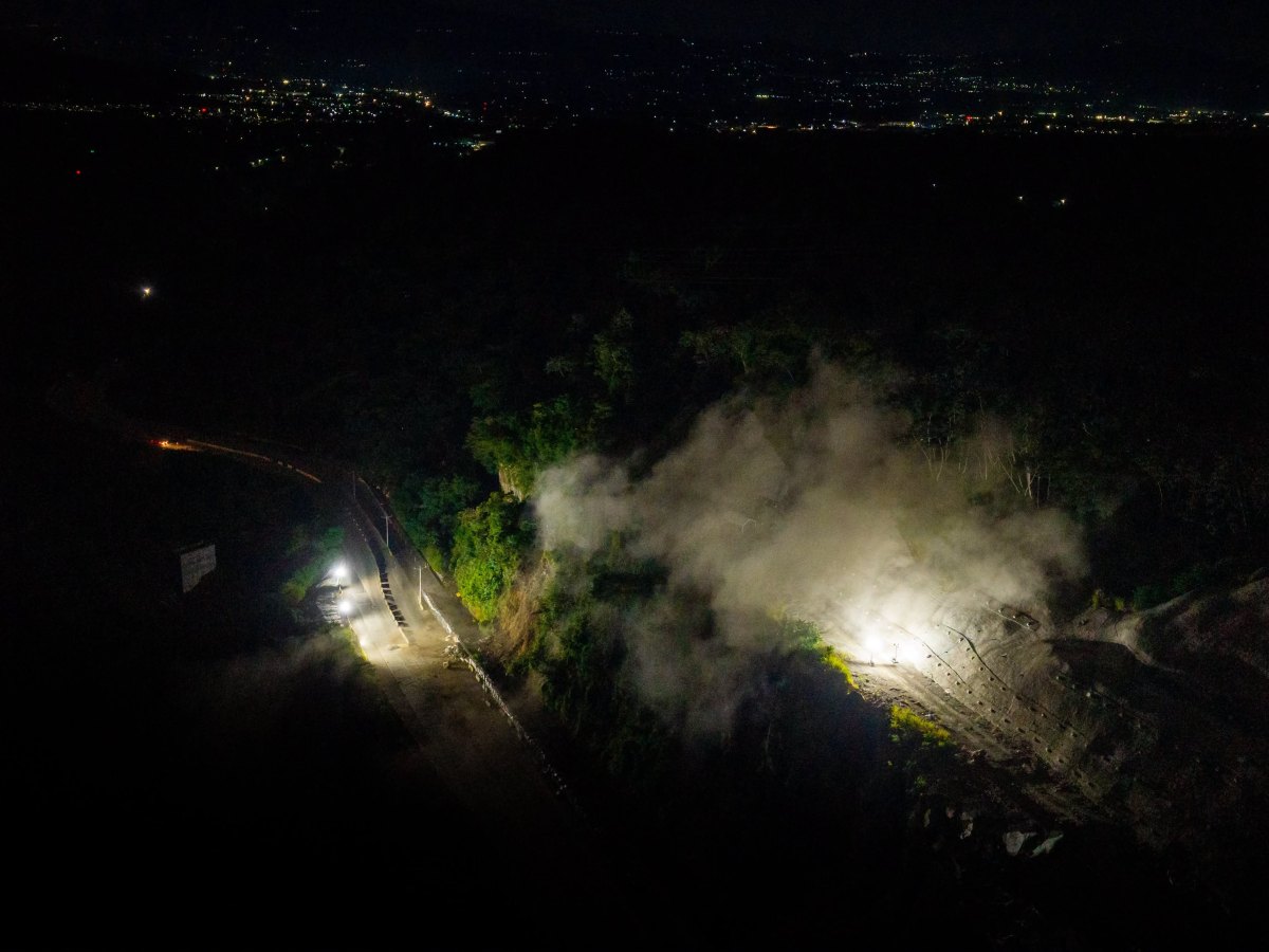 Las detonaciones controladas se realizaron durante la madrugada del domingo 25 de octubre en el tramo Los Chorros.