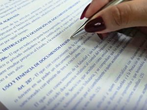 Procesan a estudiante por presunto uso de constancias médicas falsas