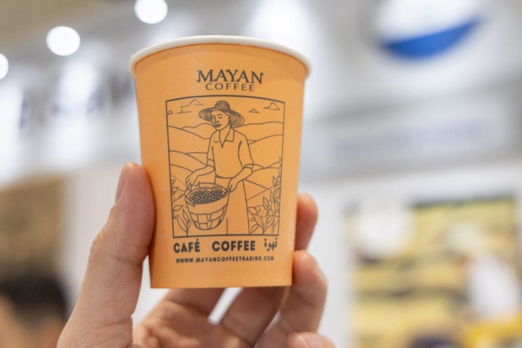 A través de un pabellón país, las empresas Twentyfour Labels Printing, Mayan Coffee Trading, Tropical Agro y Jeques presentaron productos y servicios vinculados con café de especialidad, cacao, chocolate, puros de tabaco y empaques.