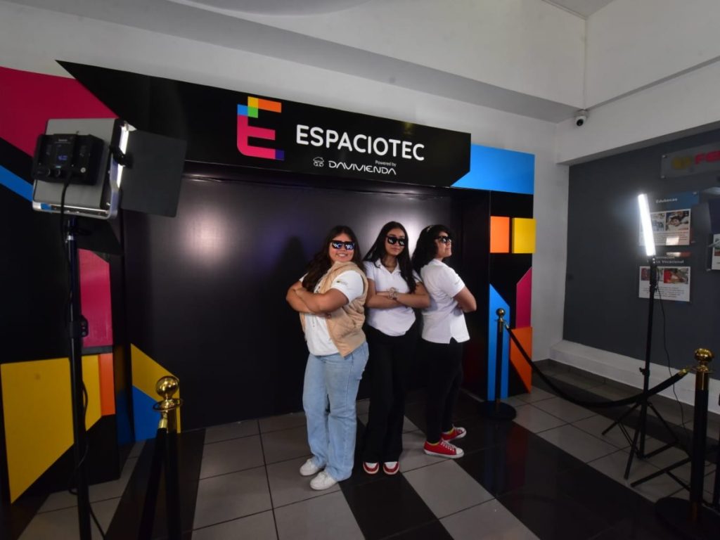 Espaciotec 2026 reunió a 275 emprendedores salvadoreños en una jornada llena de innovación, aprendizaje y oportunidades para desarrollar nuevos negocios.