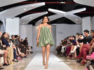 Natasha Jiménez deslumbró con vestidos sofisticados, estampados y acabados metalizados.
