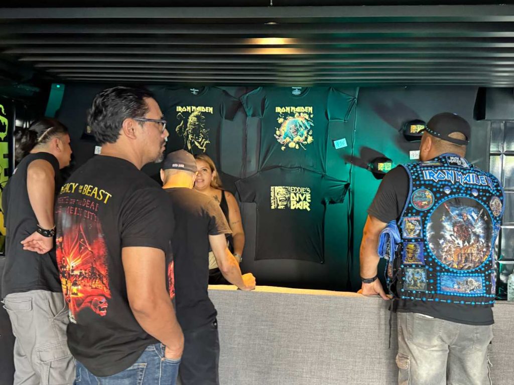 Jairo Cruz, Yanio Bueso y Walter Borjas visitaron Eddie’s Dive Bar y recorrieron distintos puntos de San Salvador antes del espectáculo