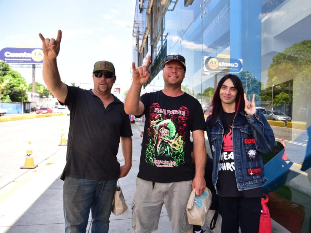 Seguidores centroamericanos convirtieron el concierto de Iron Maiden en un punto de encuentro para los amantes del heavy metal. Foto/ Miguel Lemus