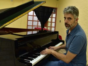 javier-negrin-pianista (1)