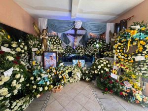 komanche-familiares-esperan-restos-san-sebastian01