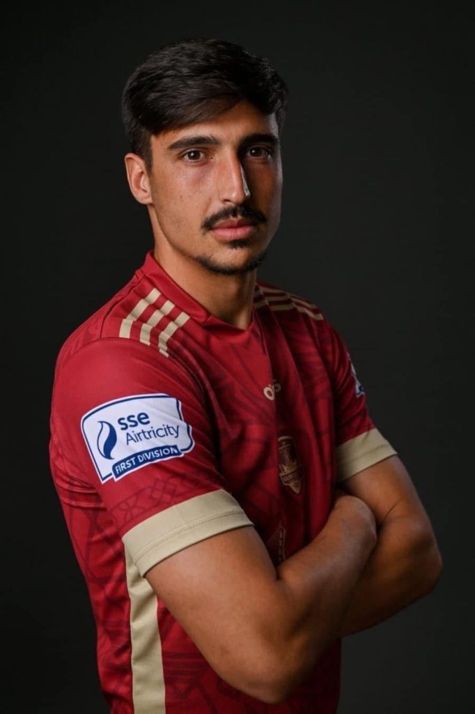 manu dimas futbol el salvador dia hispanidad