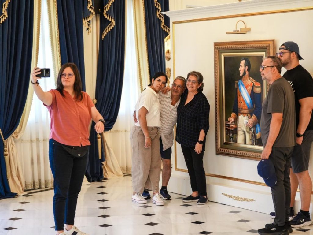 Cientos de hondureños visitan El Salvador durante la Semana Morazánica