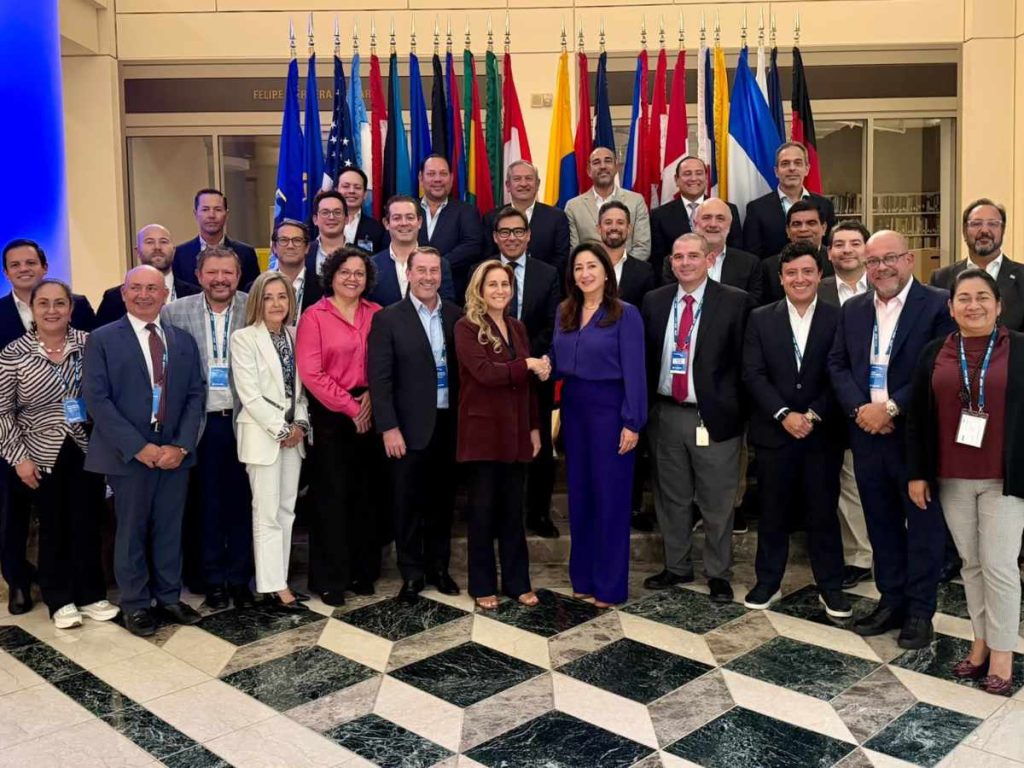 Representantes del sector construcción participaron en el Foro de Vivienda 2026 del BID para analizar inversión y nuevos proyectos habitacionales.