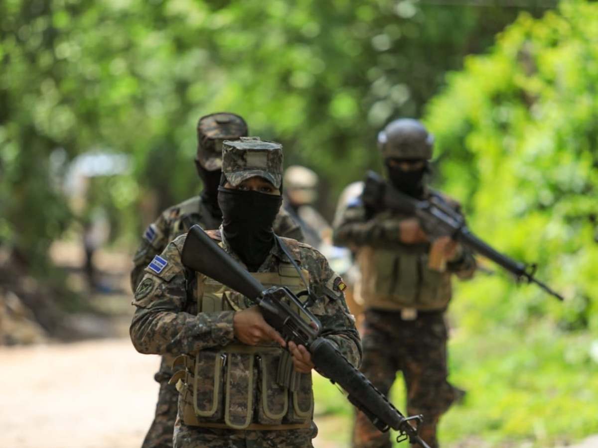El Salvador envió un nuevo contingente militar a Haití para reforzar las operaciones de búsqueda de los cuatro técnicos aeronáuticos desaparecidos.
