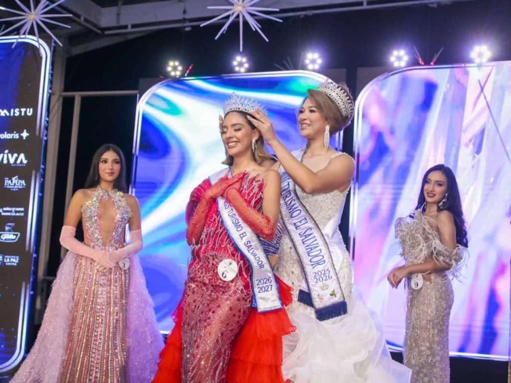 Georgina Rivera, representante de Ilopango, fue coronada Miss Turismo El Salvador 2026 durante la gala final del certamen.