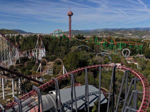 Muere hombre en montaña rusa de Six Flags en Georgia y empresa cierra 10 atracciones