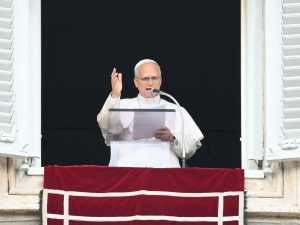 Papa León XIV reaparece tras operación por cáncer de pulmón