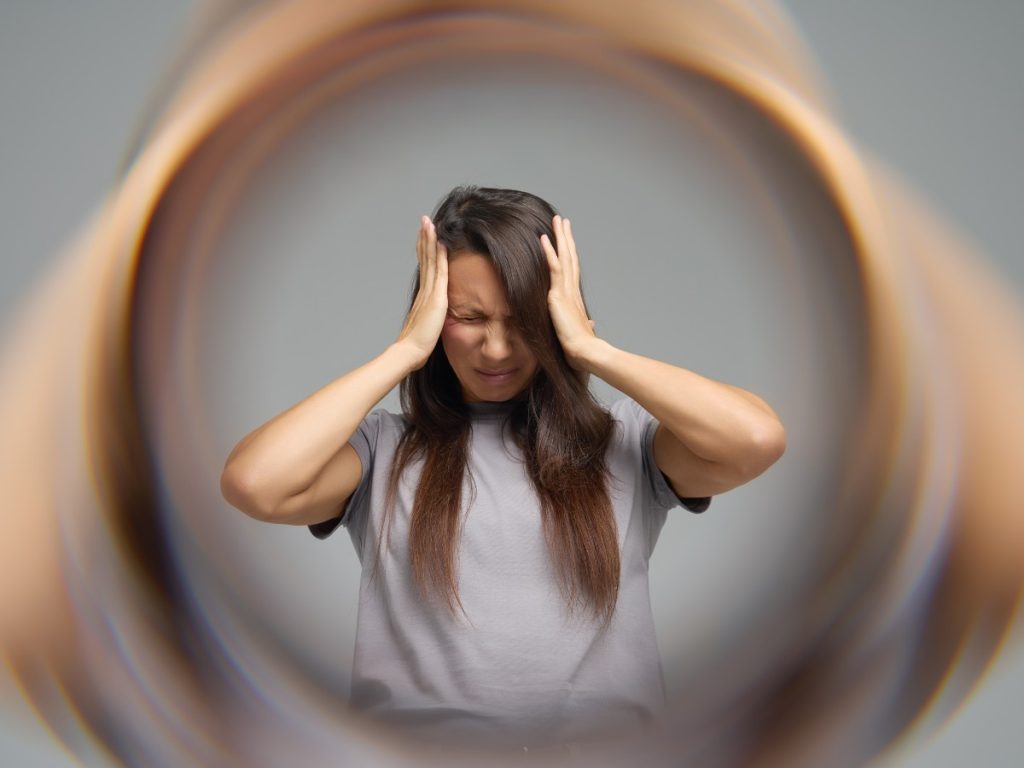 Los problemas súbitos de visión en uno o ambos ojos están entre las señales de alerta de un posible accidente cerebrovascular.
