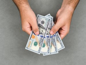 Remesas a El Salvador aumentan 3,5 % hasta septiembre