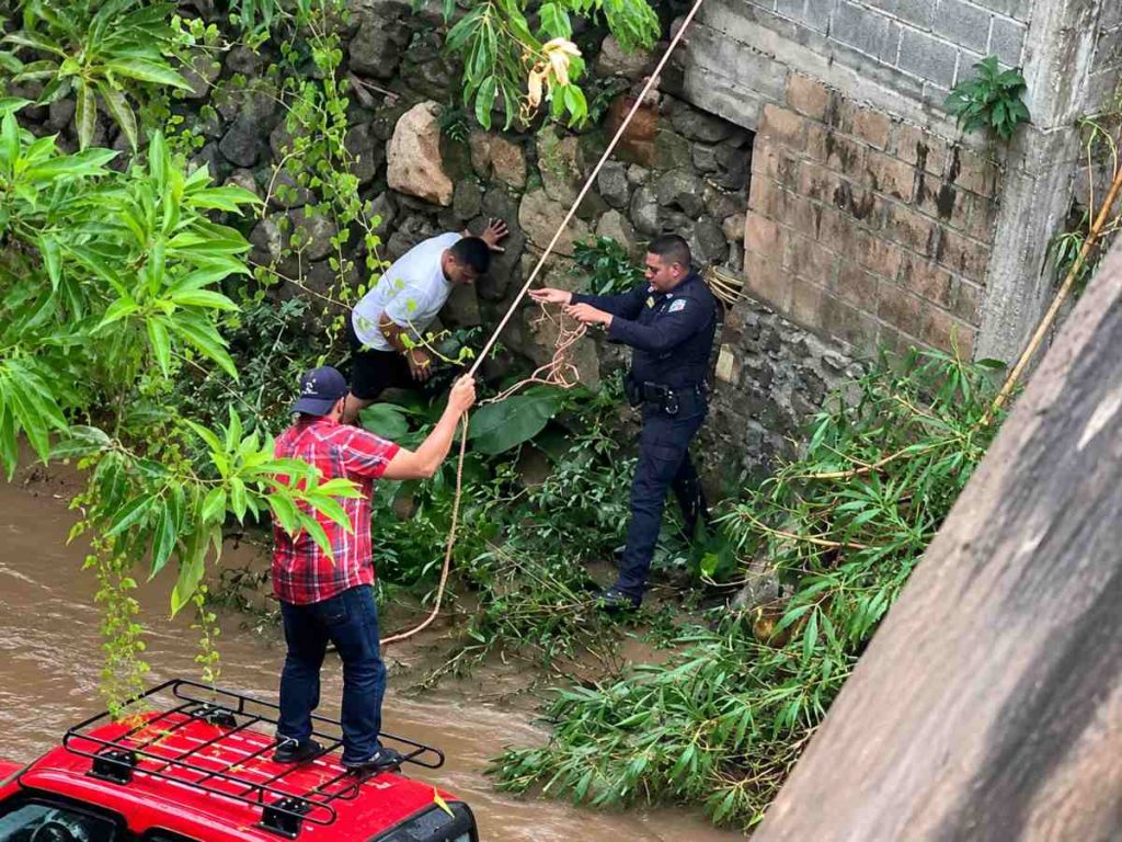 Rescate-PNC-lluvia