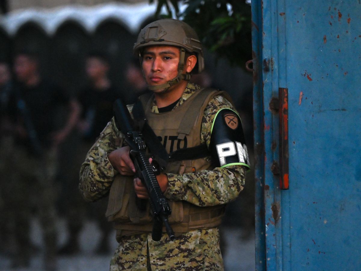 Los primeros patrullajes salvadoreños en Puerto Príncipe forman parte de la búsqueda de cuatro militares desaparecidos tras la emboscada del 18 de octubre.