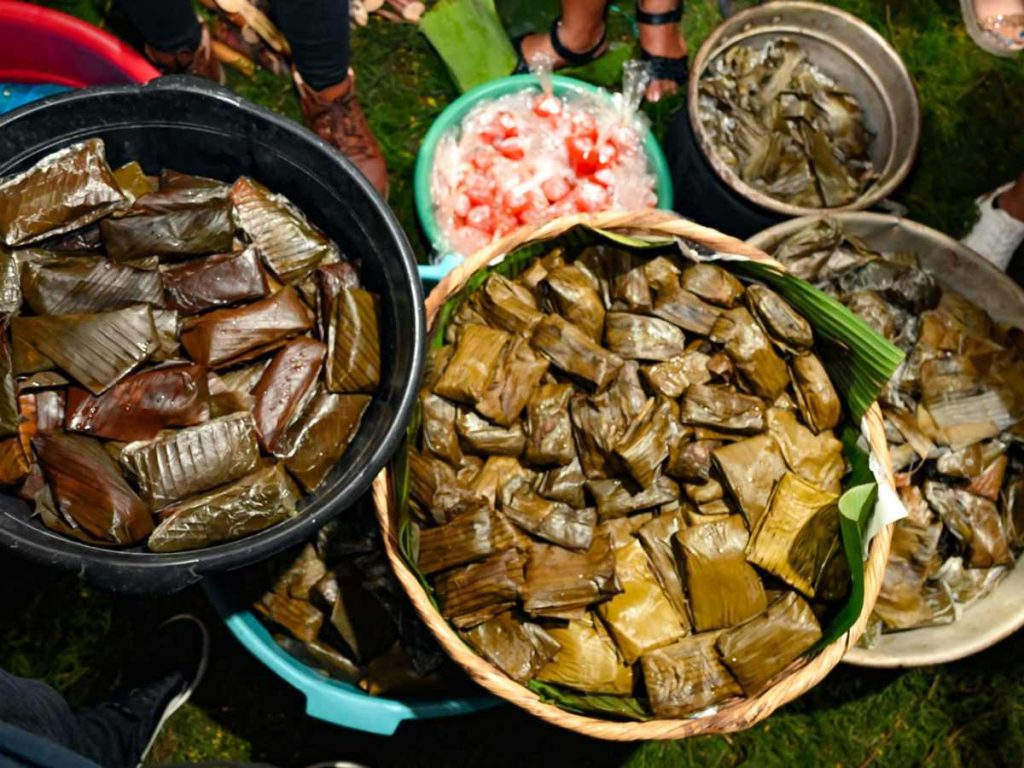 La comida típica es parte esencial de los Canchules y del acto de compartir entre familias y visitantes.