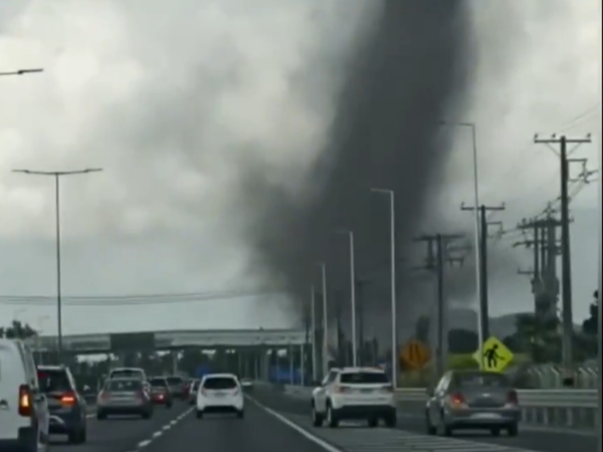 Impactante video muestra tornado que daña colegio y casas en Chile