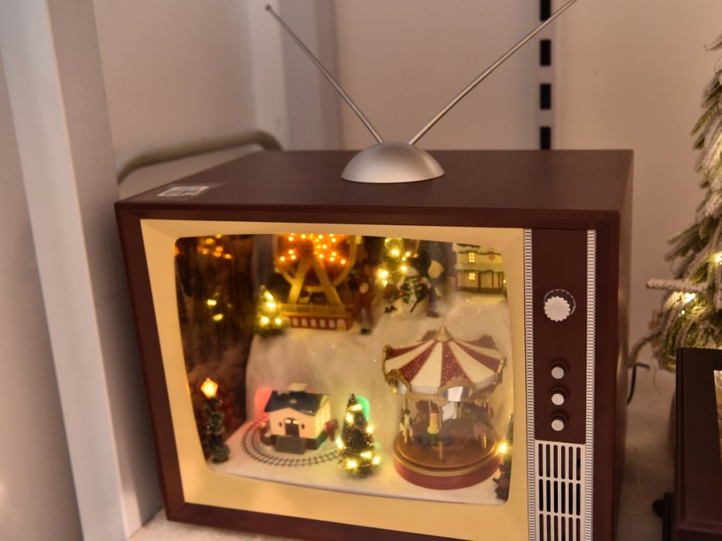 Las villas navideñas permiten crear pequeños mundos llenos de luz, movimiento y fantasía dentro de casa.